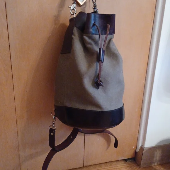 M0851 Backpack - Picture 1 of 1